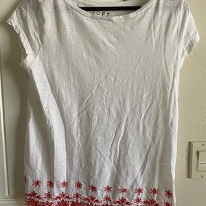 Loft tee size small red details